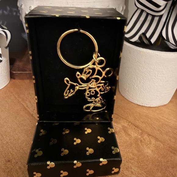 Mickey Mouse Keychain - Picture 2 of 2